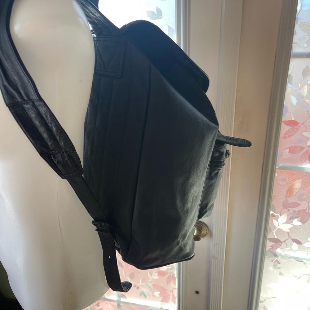 Stylish Black Leather Medium Backpack - Picture 10 of 16